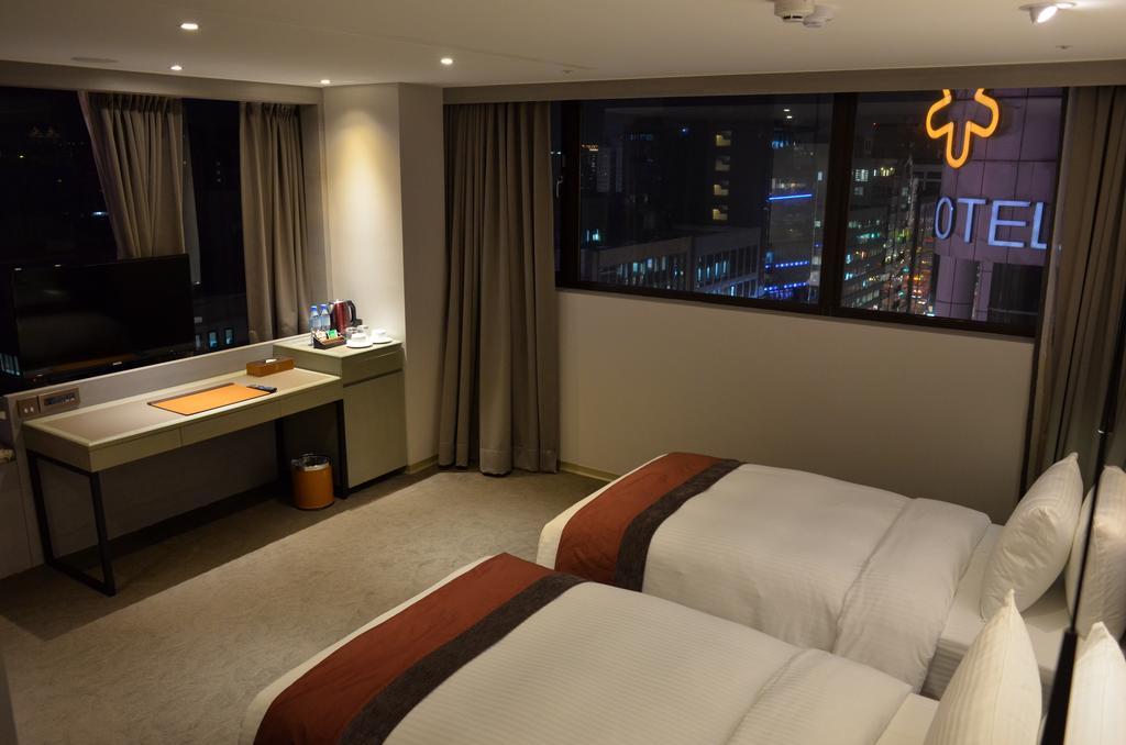 Green World Grand Nanjing Тайпей Екстериор снимка